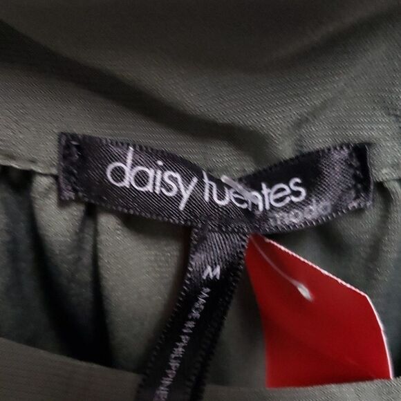 Daisy Fuentes top  - Picture 2 of 3